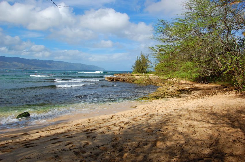 Rocky ocean bottom