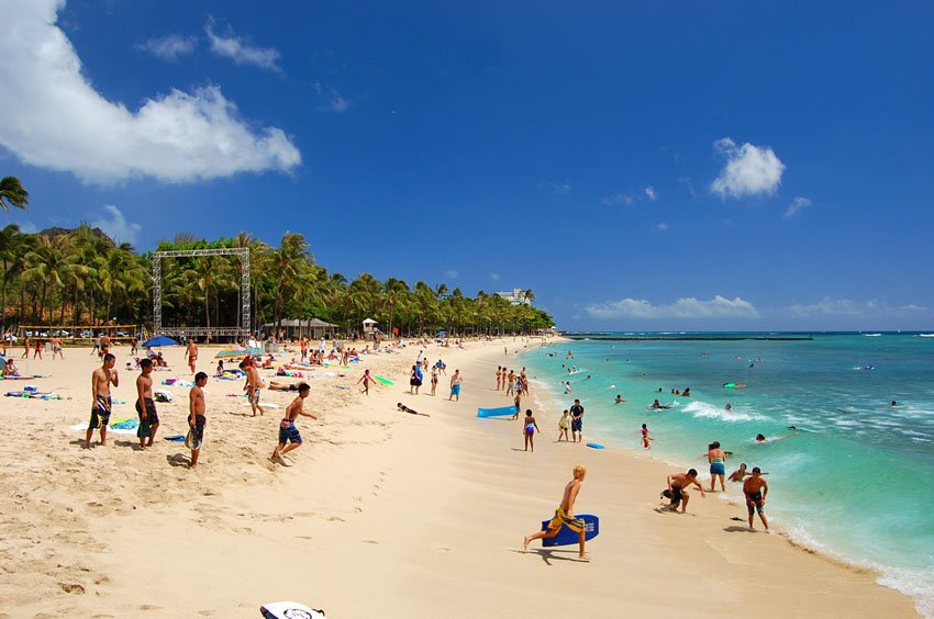 Busy day on Queen's Beach