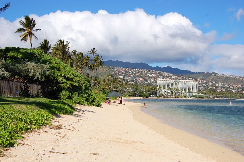 Looking towards Kahala Hotel & Resort