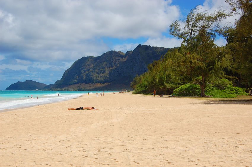 Scenic Oahu shoreline