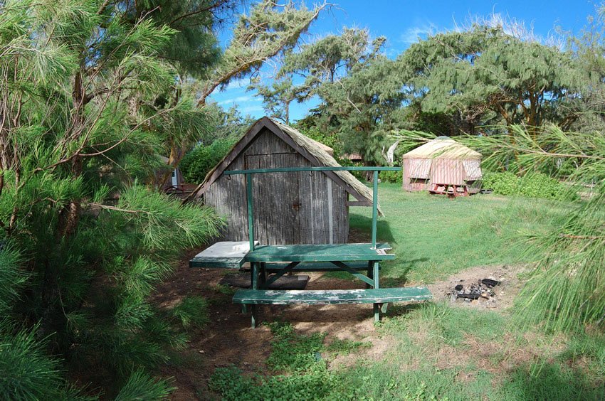 Oahu >Beachfront Grass Shack