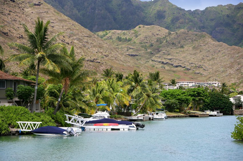 Oahu upscale neighborhood