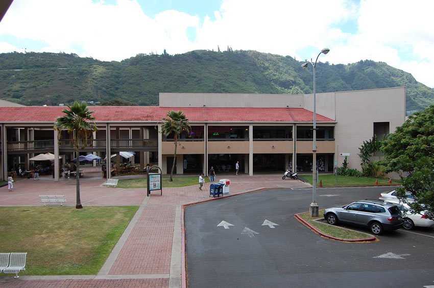 Manoa Marketplace