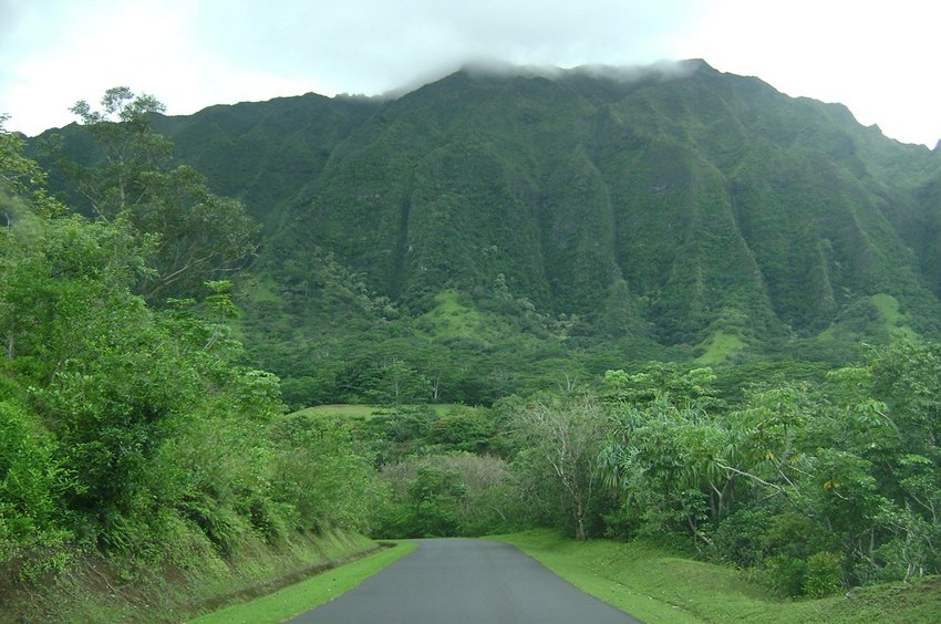 Another view to Ko'olau Mountains