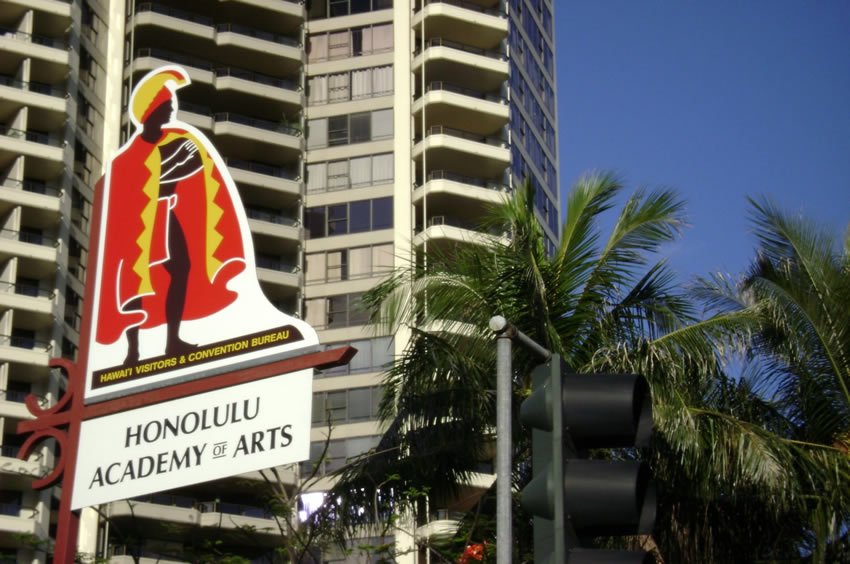 Honolulu Academy of Arts sign