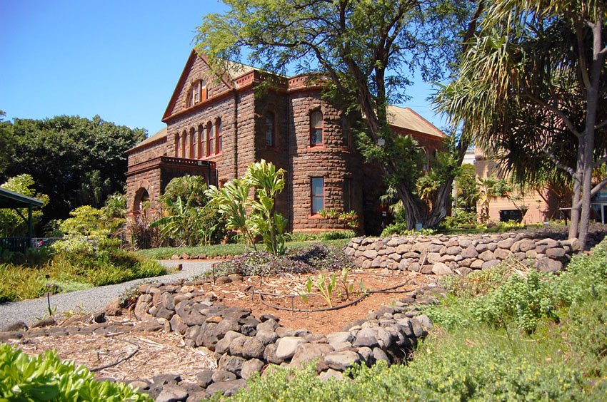 Na Ulu Kaiwi'ula: Native Hawaiian Garden