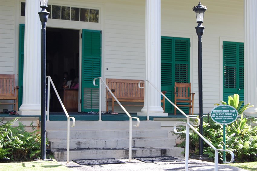 Queen Emma Summer Palace entrance