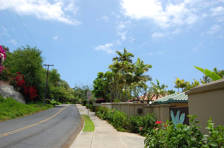 Diamond Head Road on Oahu